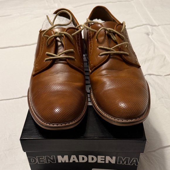 Steve Madden Tan Leather Oxfords - Picture 2 of 4